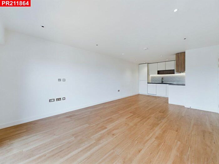 2 Bedroom Flat To Rent In Beaufort Square, Colindale, – Bedrooms Flat, NW9