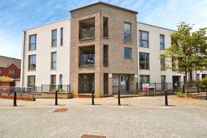 2 Bedroom Flat For Sale In Wall Street, Plymouth, Devon, PL1