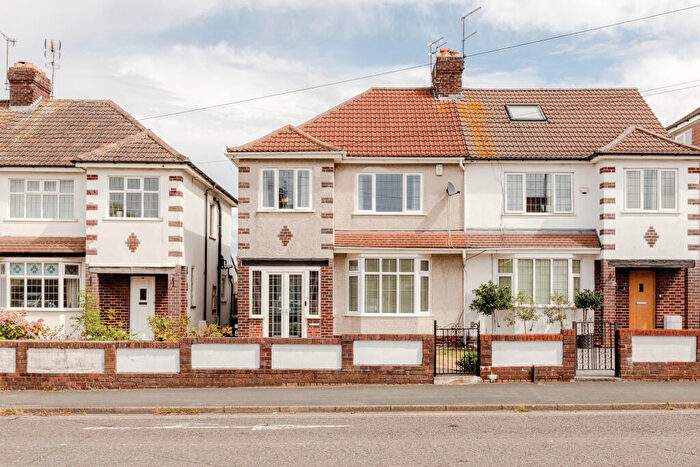 3 Bedroom Semi-Detached House For Sale In Cleeve Hill, Downend, BS16