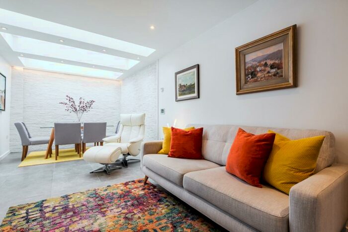 2 Bedroom Terraced House To Rent In Danbury Street London, N1