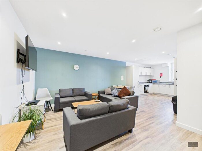 7 Bedroom Flat To Rent In New North Road, Exeter, EX4