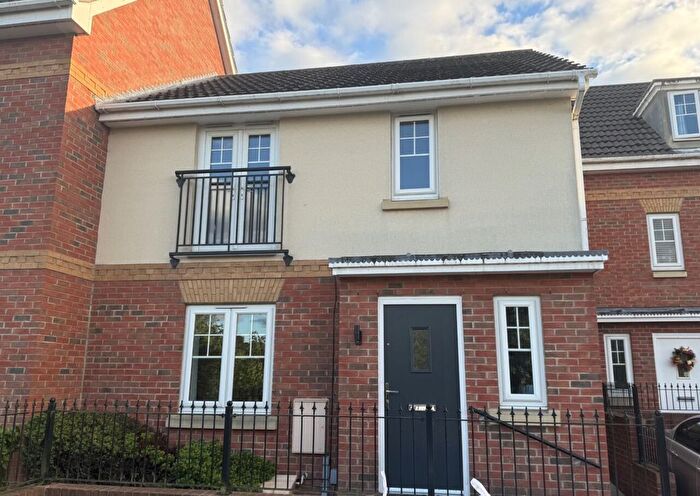 2 Bedroom Semi Detached House To Rent In Rockwood Close, Knottingley, West Yorkshire, WF11