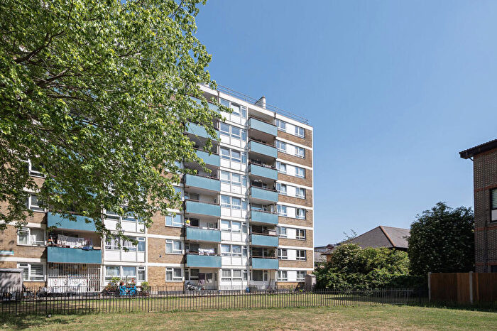 2 Bedroom Flat For Sale In Arden Estate, Hoxton, London, N1