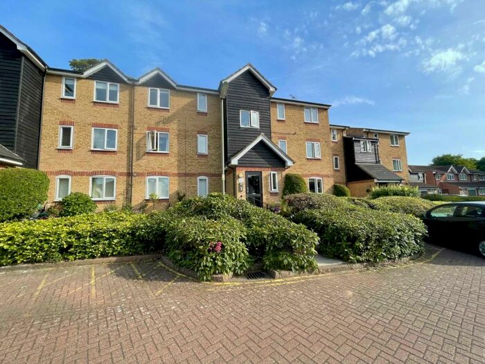 2 Bedroom Flat To Rent In Dunnymans Road, Banstead, SM7