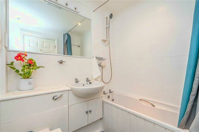 2 Bedroom Apartment To Rent In Southampton, Hampshire, SO17