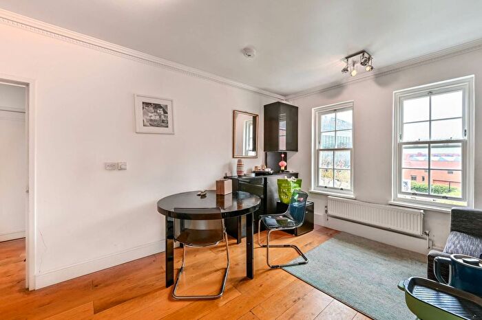 2 Bedroom Flat For Sale In Chalton Street, Euston, London, NW1