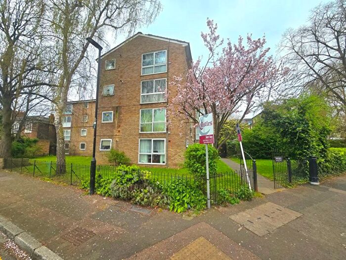 2 Bedroom Flat For Sale In Talbot Road, South Tottenham, N15