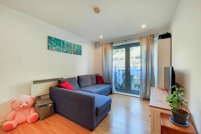 1 Bedroom Flat To Rent In Deals Gateway, London, SE13