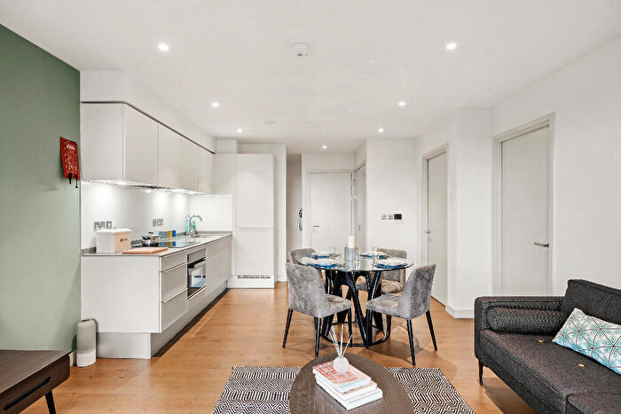 2 Bedroom Apartment To Rent In Mawes House, SE17