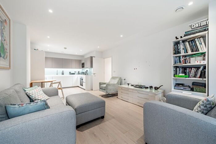 2 Bedroom Flat To Rent In Geron Way, London, NW2