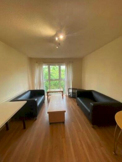 1 Bedroom Flat To Rent In Wellington Road, Fallowfield, M14