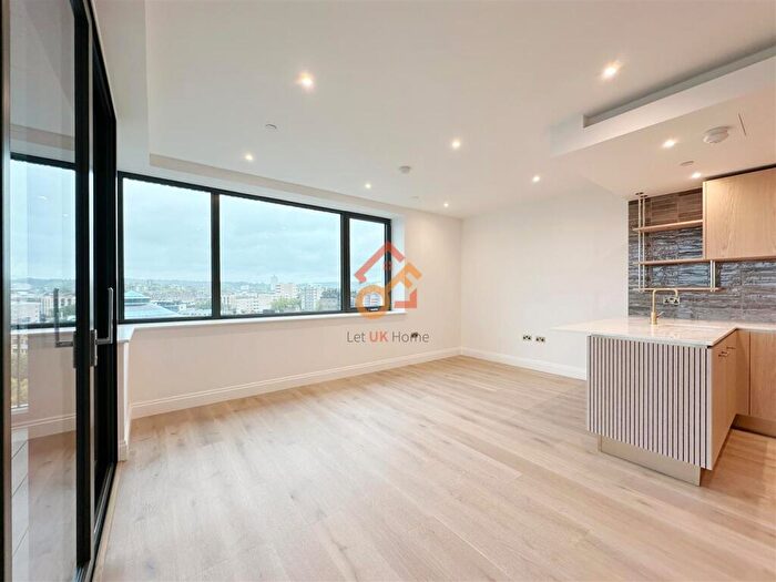 1 Bedroom Flat To Rent In Lansdowne House, Engine House Way, London, NW1