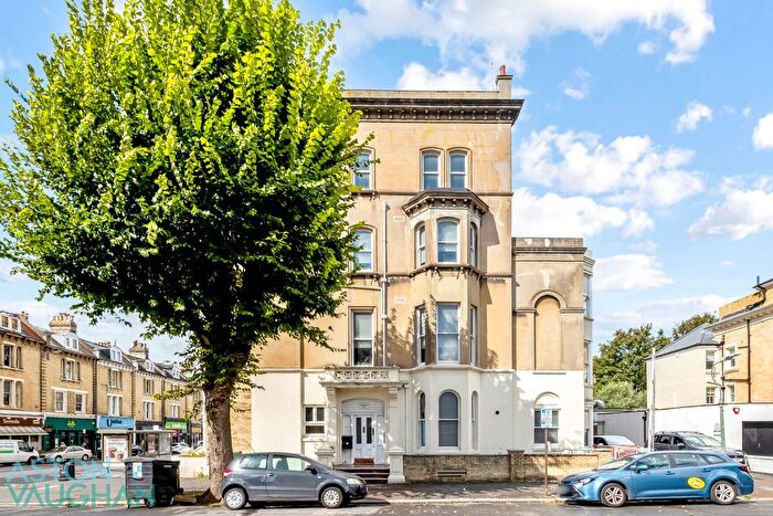 2 Bedroom Flat To Rent In A Selborne Road, Hove, East Sussex, BN3