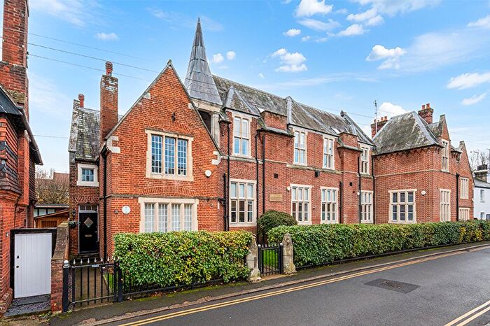 3 Bedroom Terraced House For Sale In West Street, Ewell, KT17