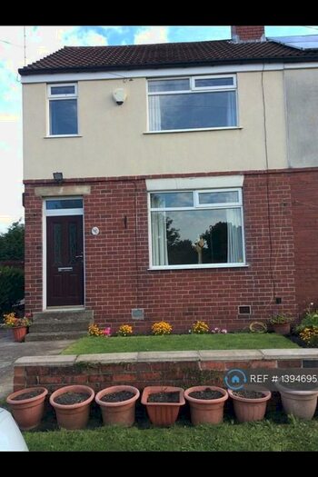 2 Bedroom Semi-Detached House To Rent In Wakefield Road, Morley, LS27