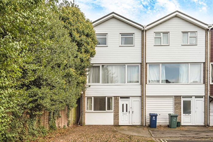 4 Bedroom End Of Terrace House To Rent In Shelford Place, Oxford, Hmo Ready Sharers, OX3