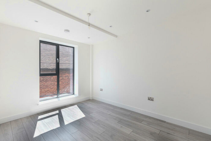 Apartment To Rent In Thanet Place, CR0
