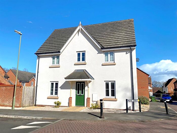 3 Bedroom Semi-Detached House To Rent In Dumas Drive, Whiteley, PO15