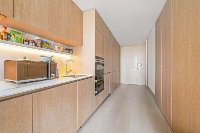 1 Bedroom Flat For Sale In Park Drive, Canary Wharf, London, E14