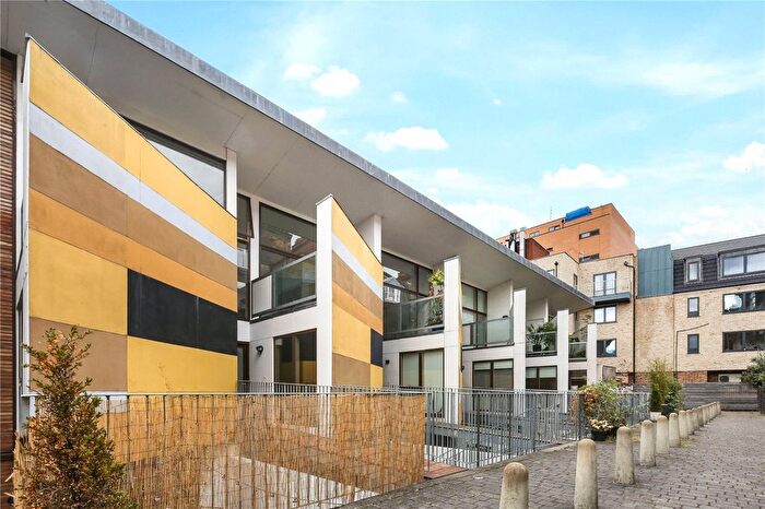 2 Bedroom Flat For Sale In Mears Close, London, E1