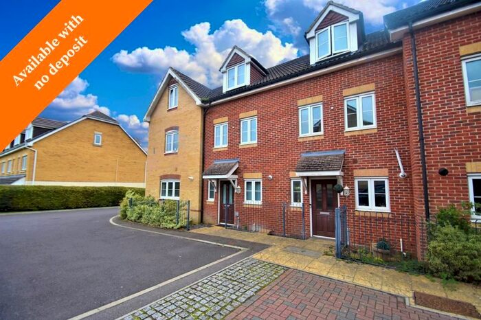 3 Bedroom Town House To Rent In Grevillea Avenue, Titchfield, Fareham, PO15