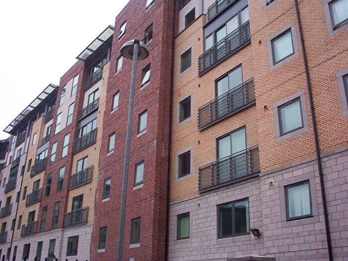 1 Bedroom Flat To Rent In City Point, Chapel Street, Salford, Manchester, M3