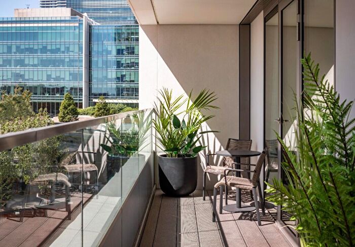 1 Bedroom Apartment To Rent In Water Street, London, E14