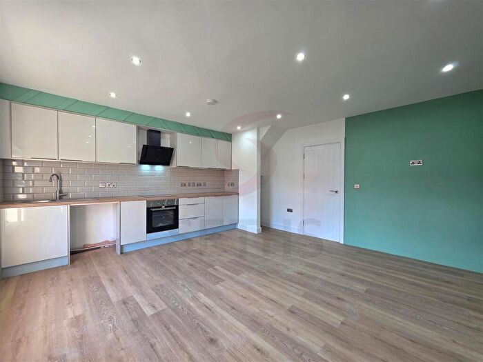 3 Bedroom Flat To Rent In Melton Road, Belgrave, Leicester, LE4