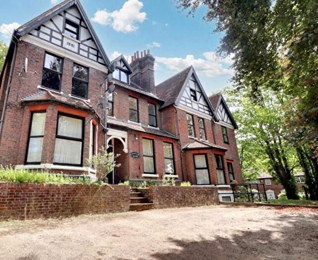 1 Bedroom Flat For Sale In Hart Hill Drive, Luton, LU2