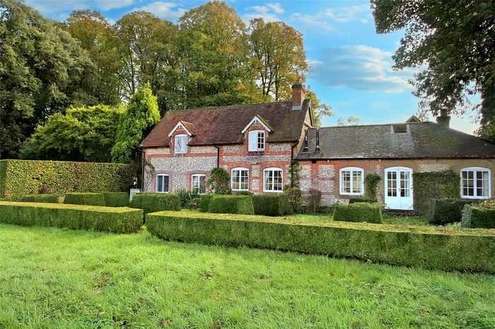 3 Bedroom Detached House To Rent In Stable Cottages, Burkham, Alton, Hampshire, GU34