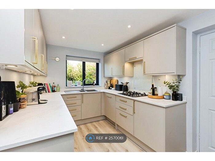 4 Bedroom Semi Detached House To Rent In Cherry Avenue, Cheltenham, GL53