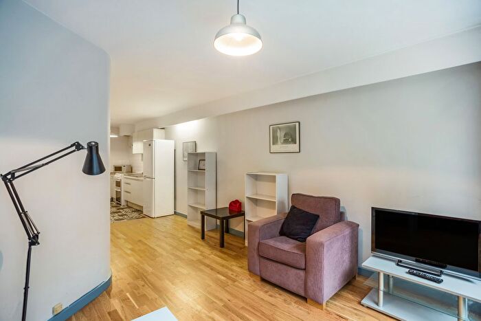 1 Bedroom Flat To Rent In Archery Steps, St George's Fields, London, W2