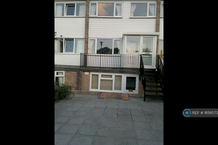1 Bedroom Flat To Rent In Stovell Rd, Windsor, SL4