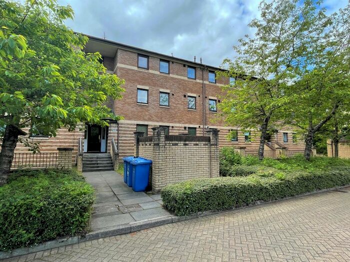 2 Bedroom Flat To Rent In Northland Avenue, Glasgow, G14