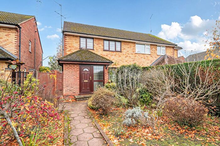 3 Bedroom Semi-Detached House For Sale In Beech Tree Drive, Badshot Lea, GU9