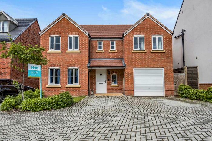 5 Bedroom Detached House To Rent In Potter Way, Winnersh RG41