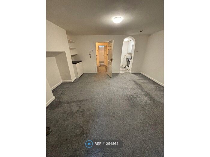 2 Bedroom Flat To Rent In Eastbrook Place, Dover, CT16