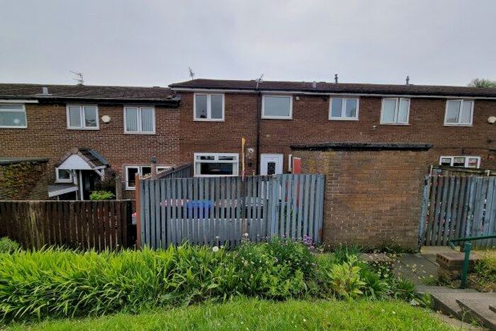 3 Bedroom Semi-Detached House To Rent In Bank Lane, Salford, M6
