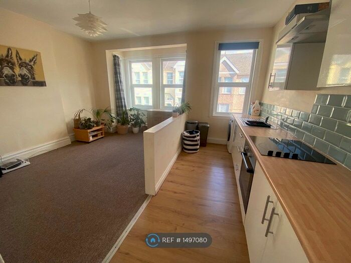 2 Bedroom Flat To Rent In Meredith Road, Plymouth, PL2