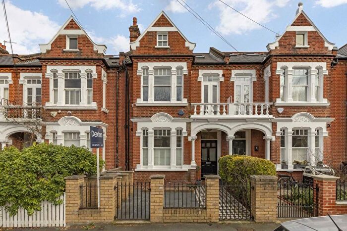 2 Bedroom Flat To Rent In Crescent Lane, London, SW4