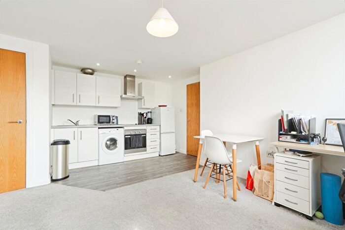 1 Bedroom Flat For Sale In Artist Street, Armley, Leeds, LS12