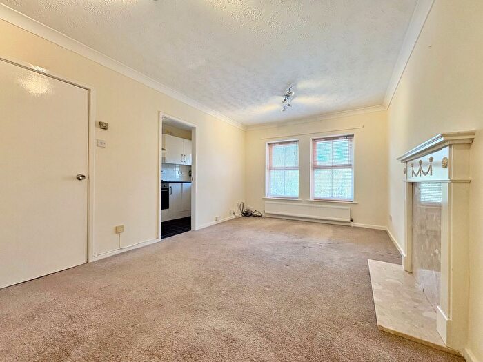 2 Bedroom Flat To Rent In Bridgewater Court, Grove Lane, Headingley, Leeds, LS6