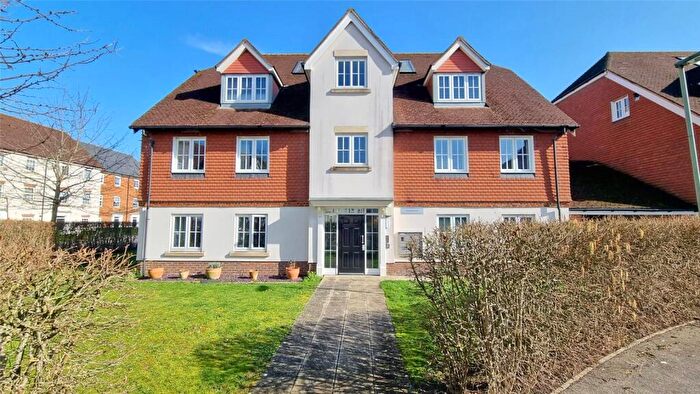 2 Bedroom Apartment For Sale In Newman Road, Horley, Surrey, RH6
