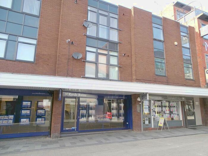 2 Bedroom Flat To Rent In Barrow Street, St Helens, WA10