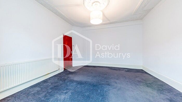 2 Bedroom Flat To Rent In St James's Lane, Muswell Hill, London, N10