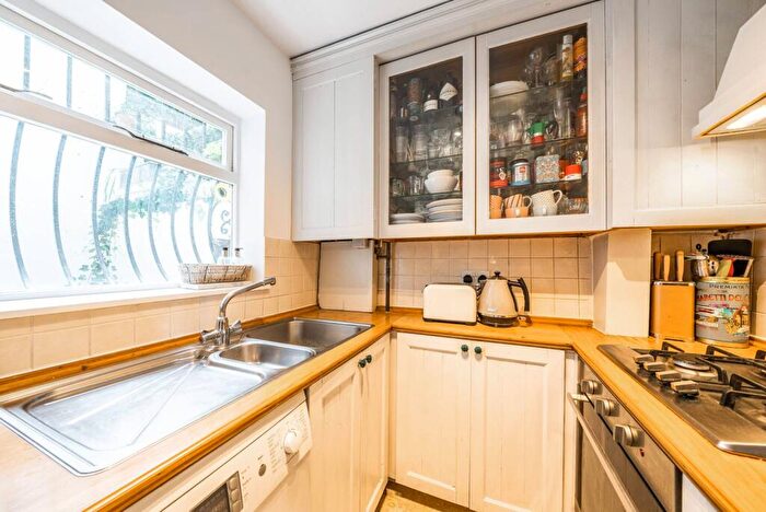1 Bedroom Flat For Sale In Camden Street, Camden Town, London, NW1