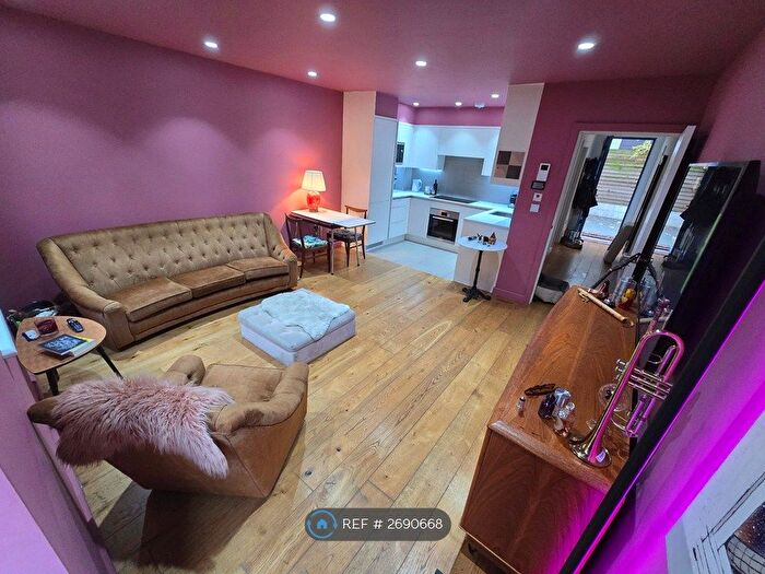 2 Bedroom Flat To Rent In Andre Street, London, E8