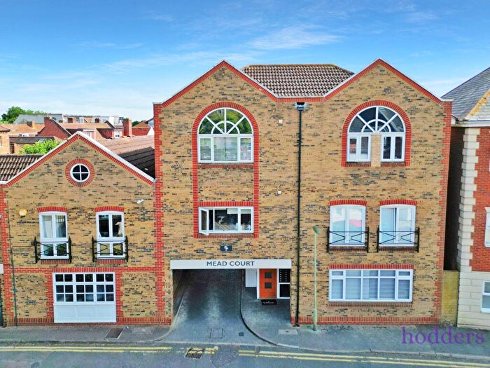 1 Bedroom Apartment To Rent In Chertsey, Surrey, KT16