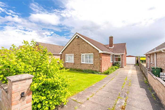 3 Bedroom Bungalow To Rent In Pretymen Crescent, New Waltham, Grimsby, Lincolnshire, DN36