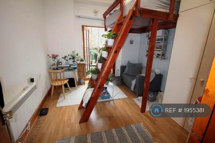 1 Bedroom Flat To Rent In Harrington Square, London, NW1